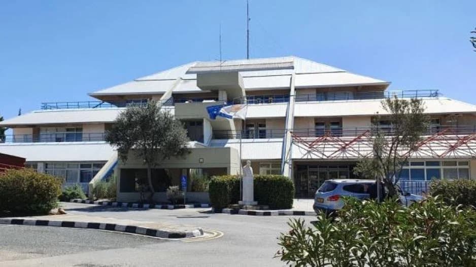 ח. סבידס מציע מחלקת מיון ילדים בפאפוס