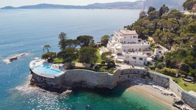 Μπερνάρ Αρνό: Επένδυση 200 εκατ. ευρώ στο Cap Estel