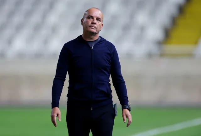 G. Kosti: "Tuvimos nuestra peor actuación, el equipo se niega a perder"