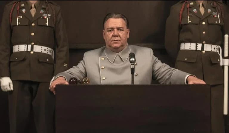 Russell Crowe como Hermann Göring en la película 'Nuremberg'
