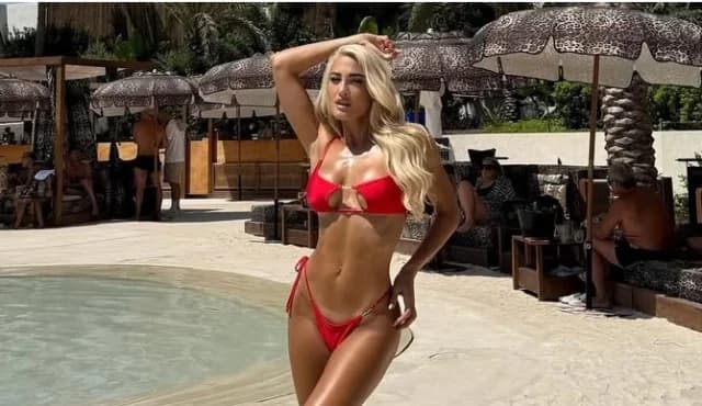 Иоанна Туни: Опрос по летней фотографии
