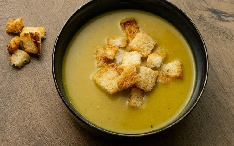 Dos recetas fáciles de sopa por Dimitris Skarmoutsos