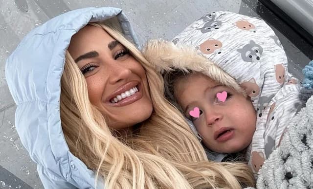 Ioanna Touni und ihr Sohn bei der Parade am 28. Oktober in Thessaloniki