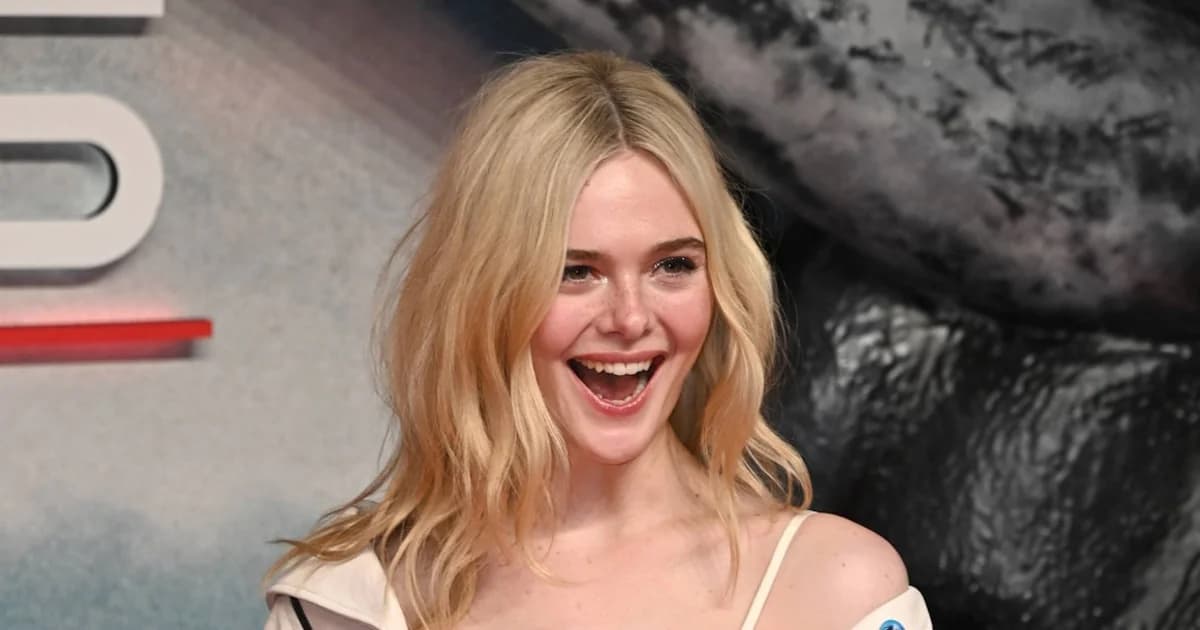Elle Fanning: Look Inesperado en el Estreno de «Predator: Badlands»
