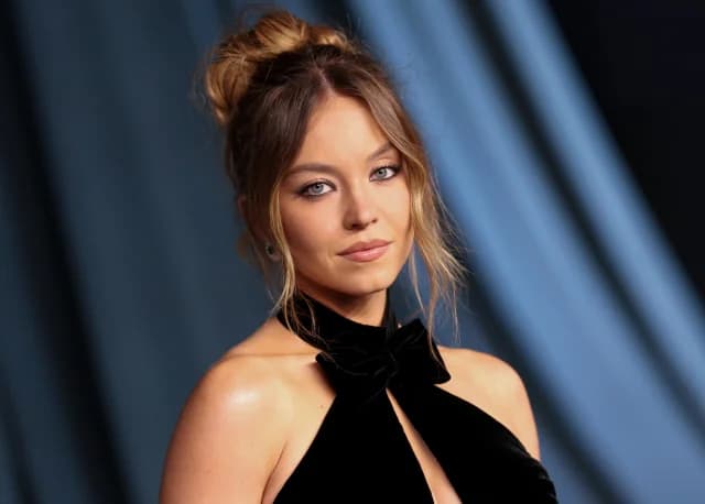 悉尼·斯威尼 (Sydney Sweeney) 以波波头亮相，展现秋季发型新风貌
