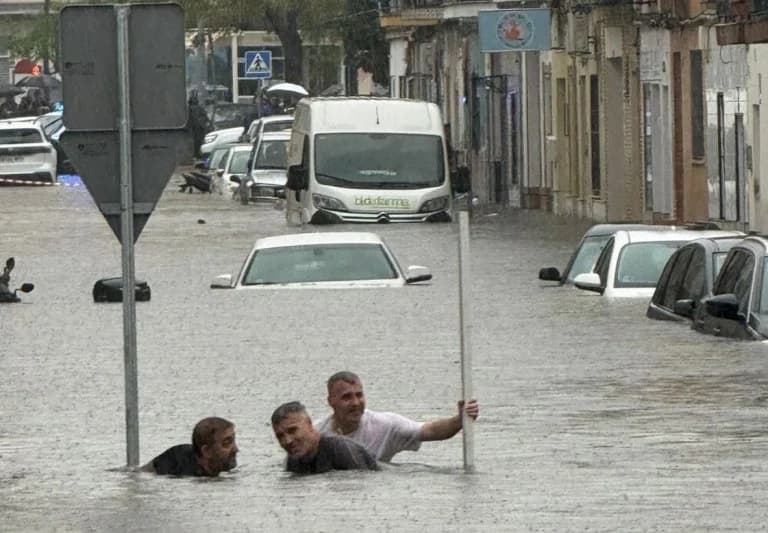Sevilla und Huelva von erstem Herbststurm überflutet