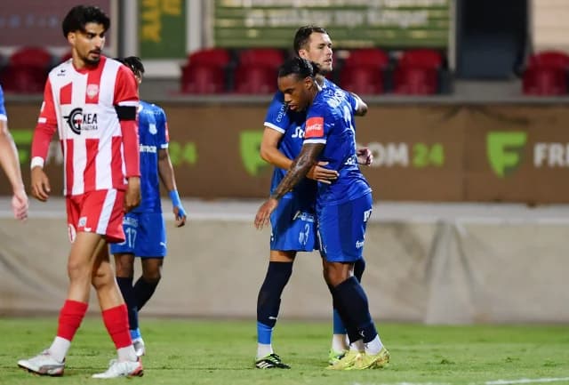Apollon qualifiziert sich mit 5:1-Sieg für die nächste Pokalrunde (Video)