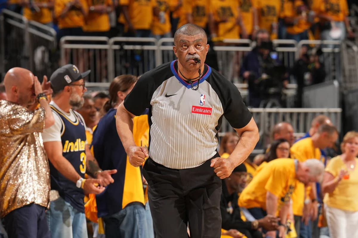 NBA 将于 11 月 1 日起为裁判配备耳机