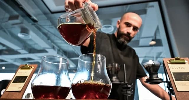 Золотой кофе в Дубае: 1000 долларов за чашку