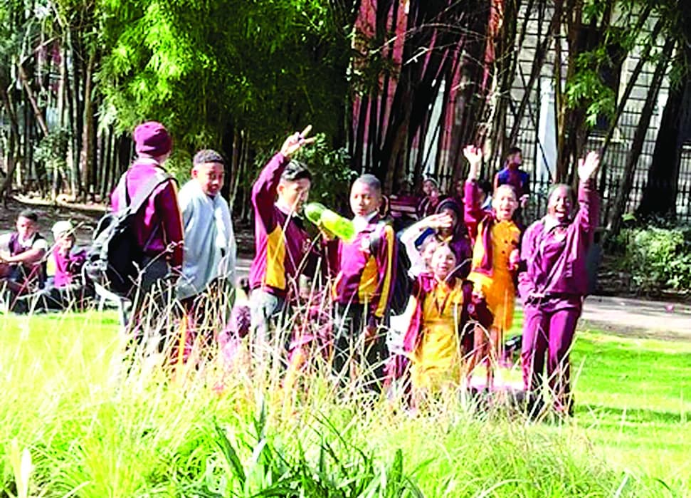 学校旅行：回忆与现代现实