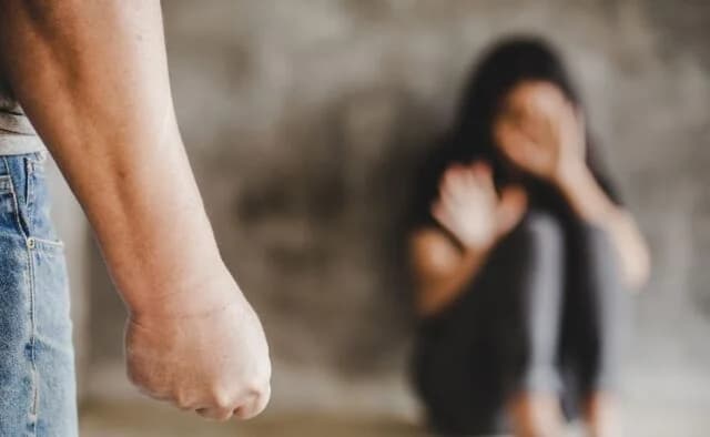 Koropi: 40-jährige Frau beantragt nach Angriff Sorgerecht für ihre Kinder