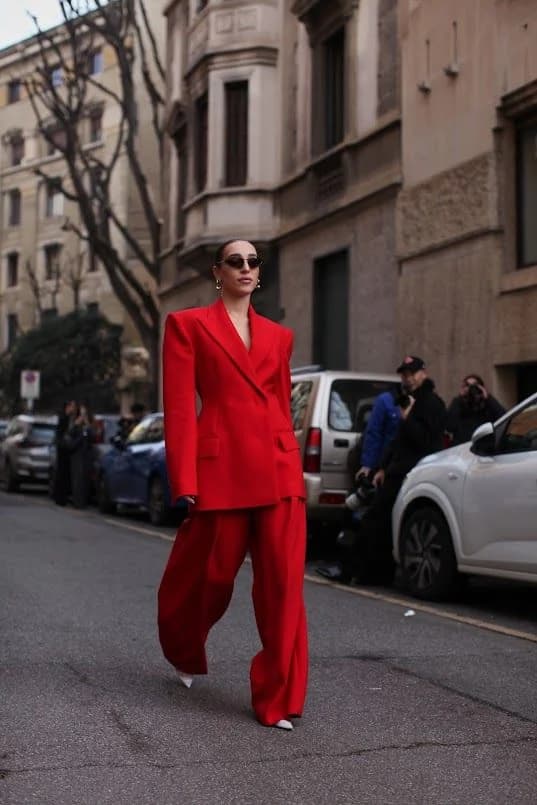 The Red Edit: Rot kehrt in die Mode zurück