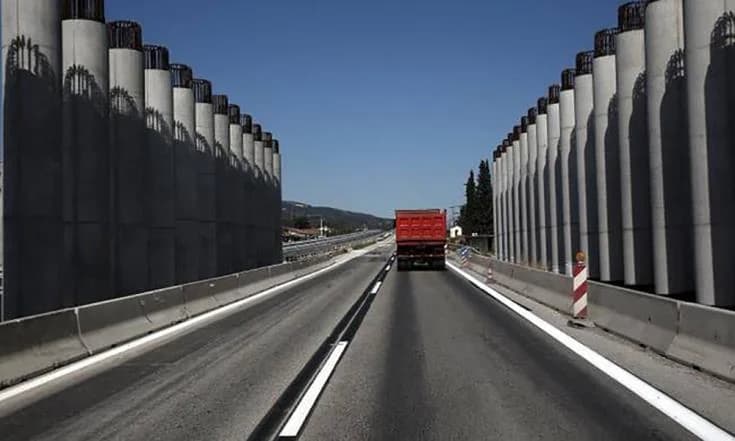帕福斯-波利斯·克里索霍斯公路停滞一年