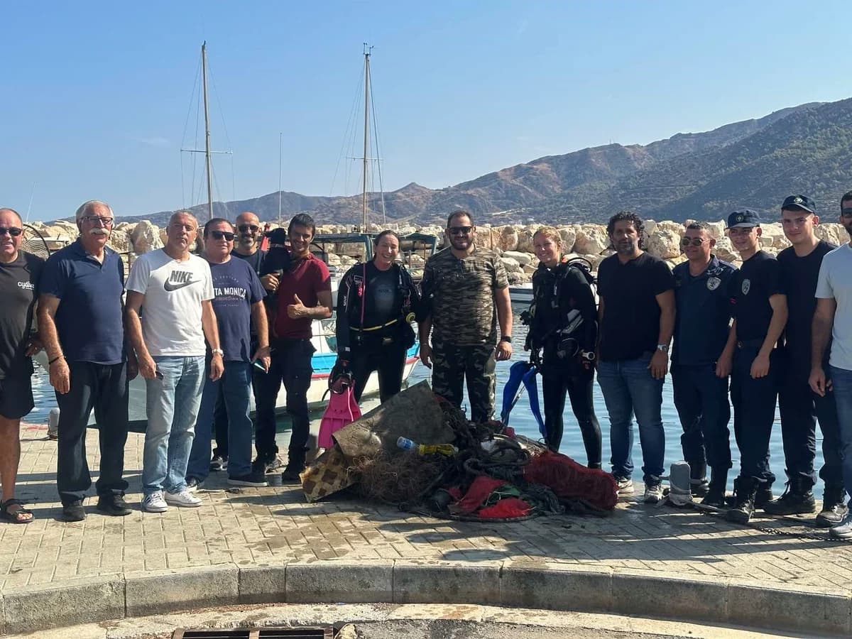 Reinigung des Hafens von Pomos: 1100 kg Abfall gesammelt