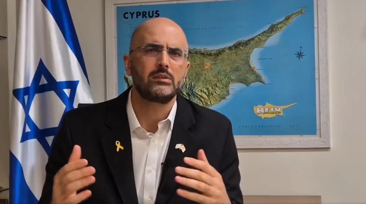 Embajada de Israel en Chipre: Cambio de guardia y preguntas