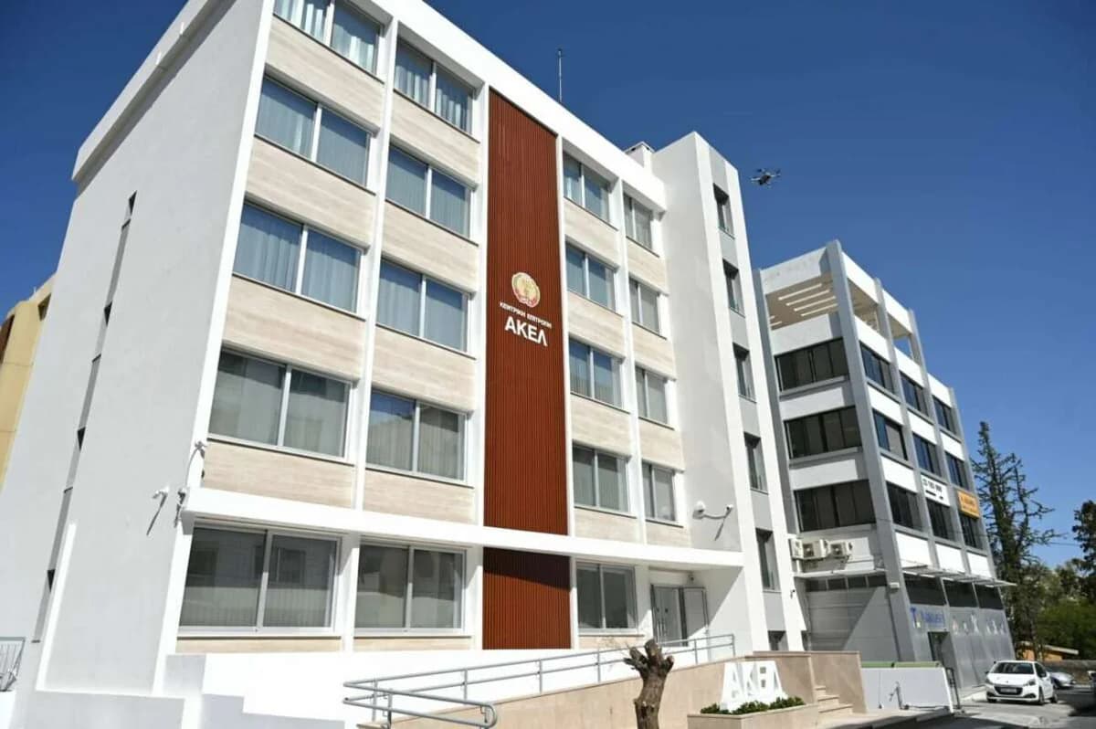 AKEL: Ministra de Agricultura invoca a Santa Elena por la escasez de agua