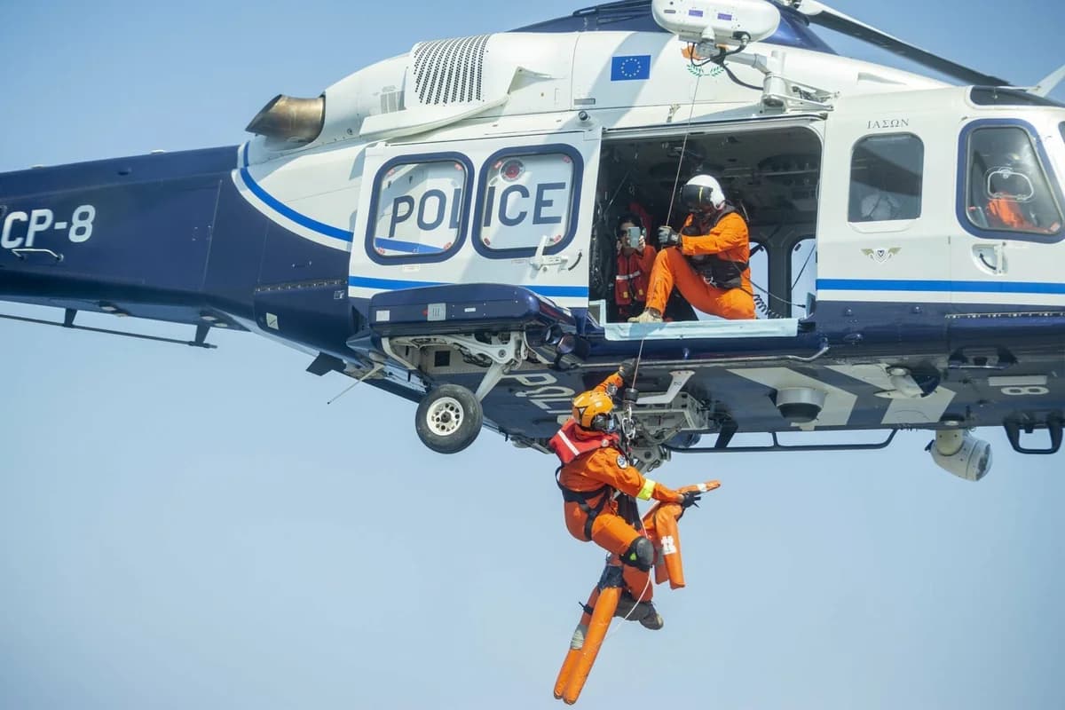 Evacuación médica de un paciente desde un buque de carga - Video del rescate