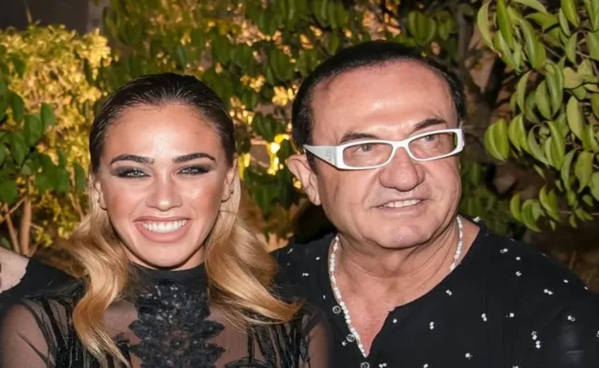 Konnie Metaxa und Lefteris Pantazis: Umarmung bei Premiere