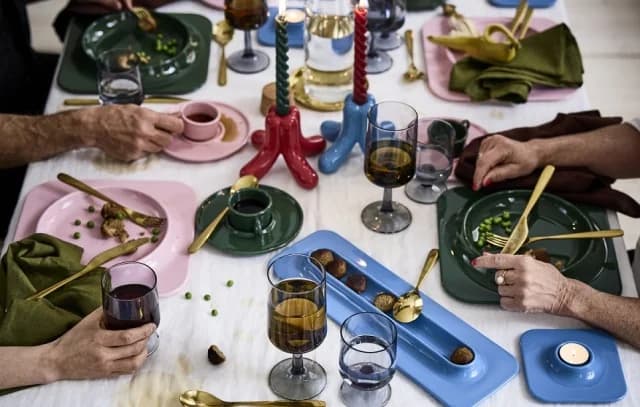 IKEA и Густав Вестман переосмысливают праздничный стол с новой коллекцией