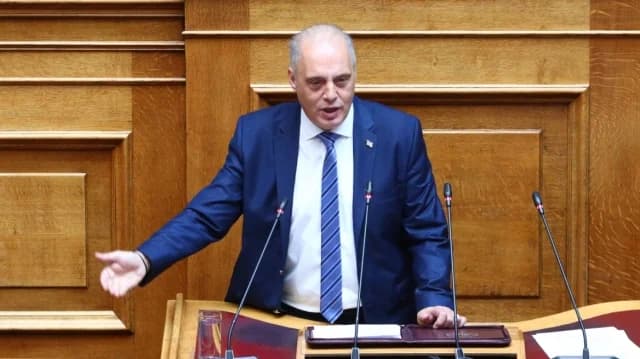 ולופולוס מציע להכשיר אחזקת נשק כדי להילחם בנקמת הדם בכרתים