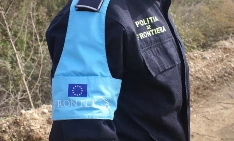 Принудительное возвращение 7 нелегальных иммигрантов через Frontex
