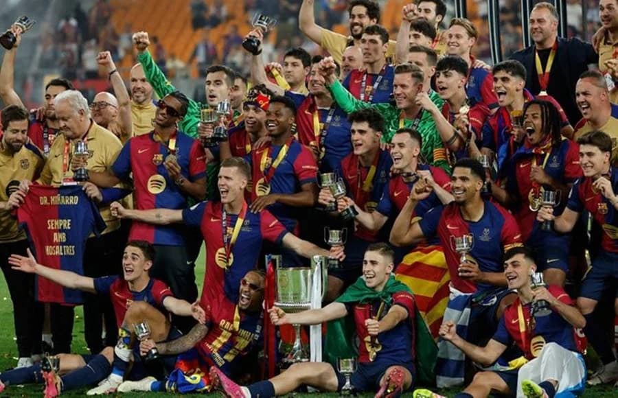 Barcelona hält erstes öffentliches Training im neuen Camp Nou mit 22.000 Fans ab