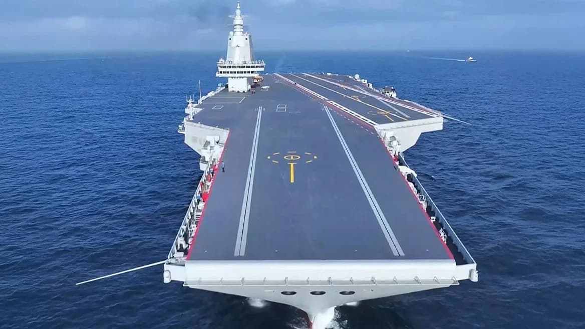 China pone en servicio el portaaviones Fujian – Mensaje a EE.UU.