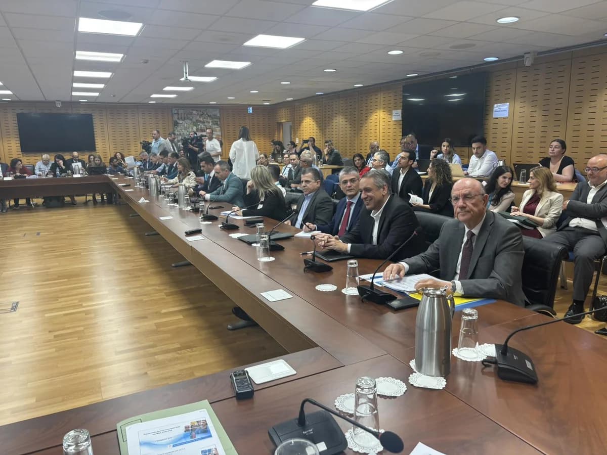 ΥΠΟΙΚ: Ανοικτό για αύξηση εισοδηματικού ορίου στις φοροαπαλλαγές