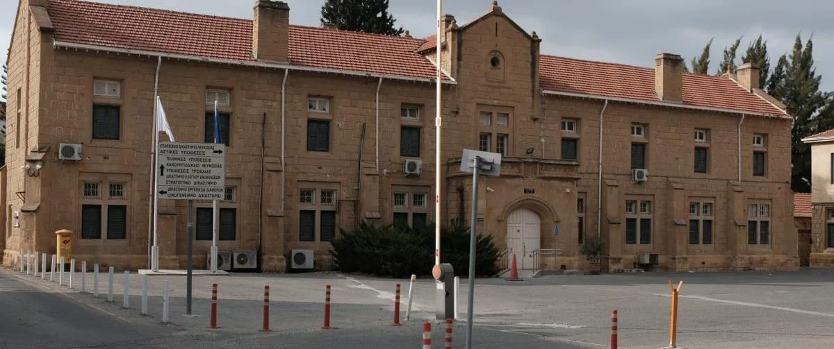 Суд над агентом по недвижимости: следователь дает показания по заявлению Евы Кюнцель
