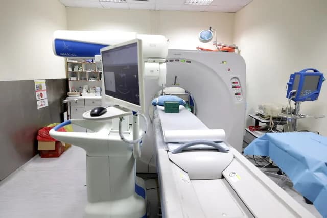 Neue Robotermaschine im Krankenhaus "Agia Olga" eingeweiht