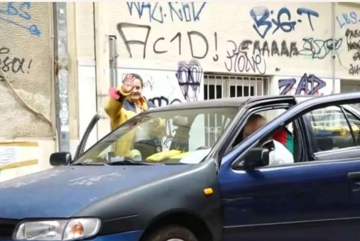 Kypseli: Retired couple lives in car for three years