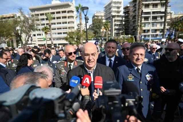 Dendias: Die Luftwaffe tritt mit F-35 und Drohnen in eine neue Ära ein