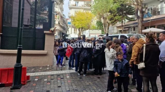 סלוניקי: תורים בבית אטאטורק לציון יום השנה למותו