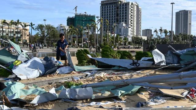 וייטנאם: שלושה גברים שרדו 40 שעות בים לאחר הטייפון קלמגי