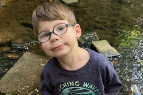 Aufruf für den 5-jährigen Avraam, der an der seltenen ADEM-Krankheit leidet