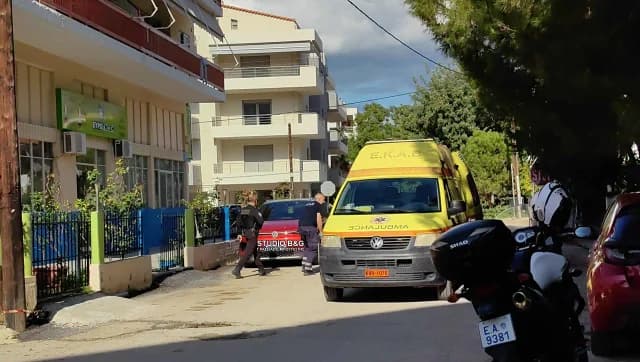 Nafplio: Älterer Mann stürzt von Balkon – Schwer verletzt