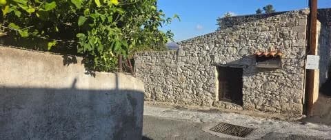 Κατέρρευσε οροφή ακατοίκητης κατοικίας στην Πάφο λόγω σεισμού