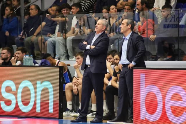 זורוס: אכזבה לאחר ההפסד של פניוניוס למיקונוס