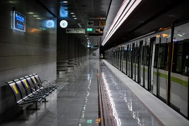 Estaciones de Metro de Atenas Cerradas por el Aniversario de la Sublevación del Politécnico
