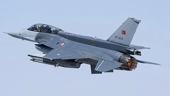 土耳其F-16战机侵犯塞浦路斯领空，飞越缓冲区