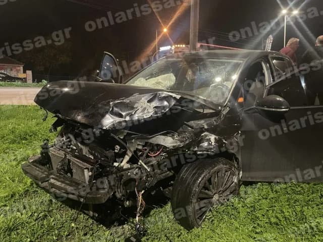 Τροχαίο ατύχημα στη Λάρισα: Τραυματίες και απεγκλωβισμός