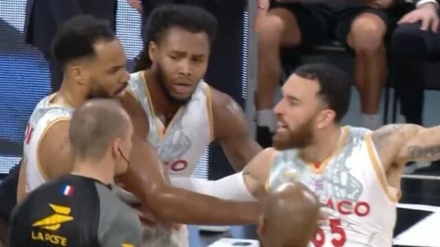 Mike James: Platzverweis nach technischen Fouls und Ausbruch
