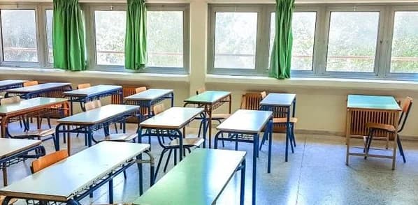 הורים מאיימים בצעדים עקב שביתת מורים בקפריסין
