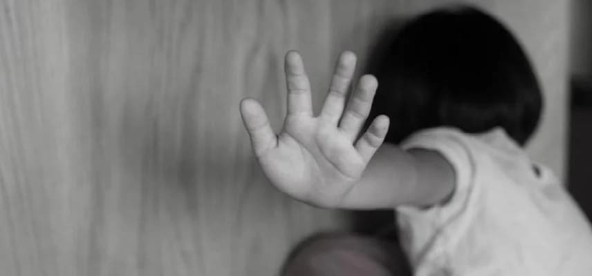 Λεμεσός: Ντετέκτιβ ξεσκέπασε πατέρα για κακοποίηση παιδιού
