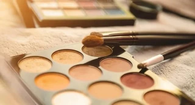 Как дезинфицировать косметику: советы профессионалов