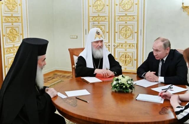 Putin to Honor Patriarch Theophilos III with Order of Friendship