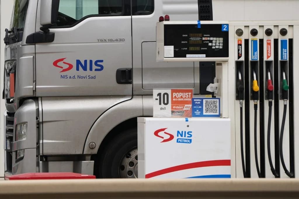 Serbia: Russians to Sell NIS Oil Company Due to Sanctions
