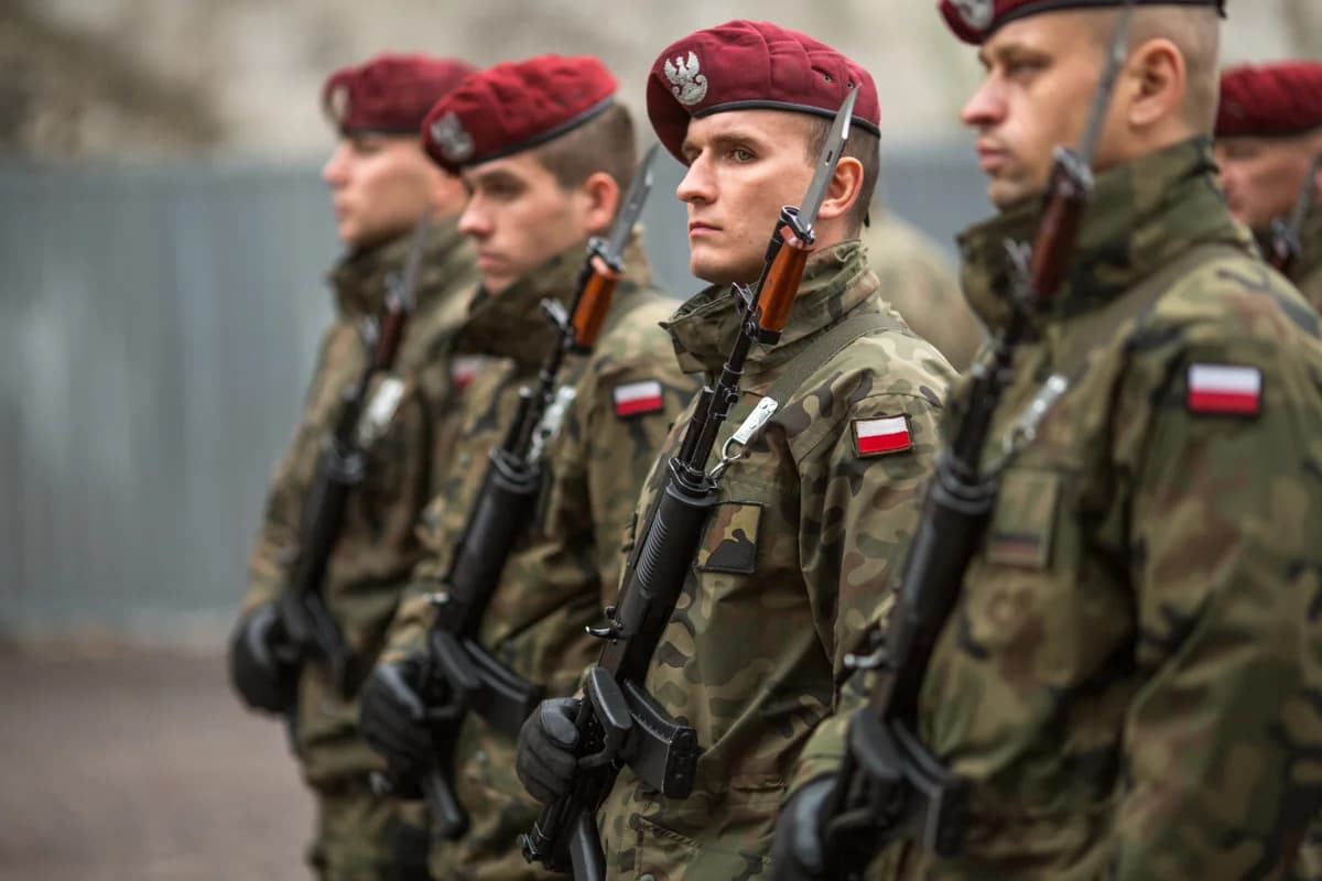 Polonia refuerza la seguridad con 10.000 soldados ante amenazas