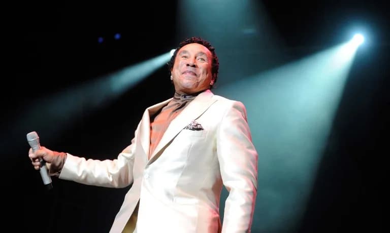 Smokey Robinson von ehemaligen Angestellten wegen sexuellen Übergriffs beschuldigt