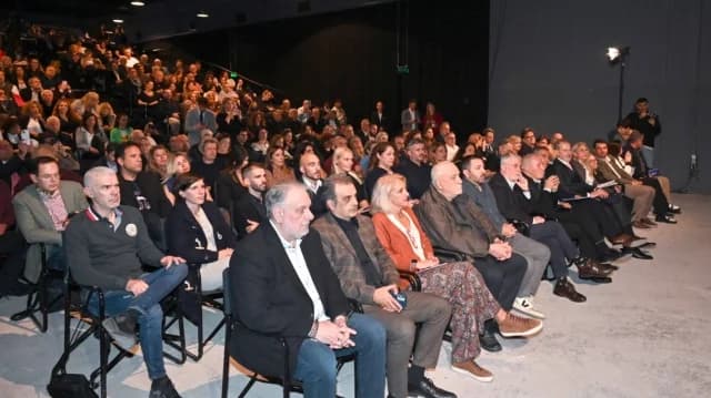 ERT Presenta Estaciones de Radio y la Red DAB+